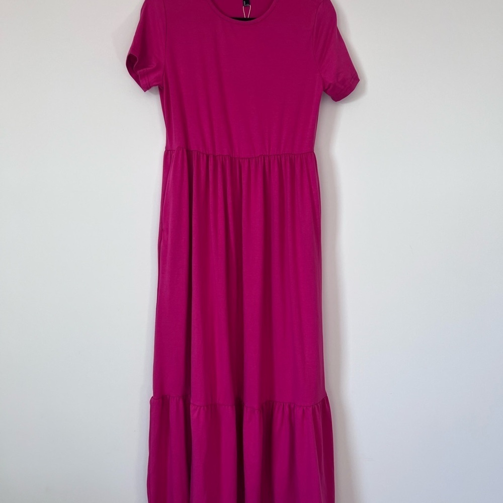 NWT! Lillusory Dark Pink Short Sleeve Tiered Knit Maxi Dress Pockets Size Small - Picture 1 of 11
